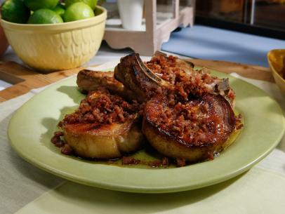 Allspice Pork Chops with Leeks and Apples