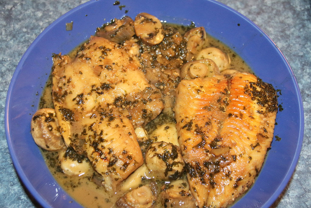 Flounder with Mushrooms and Wine